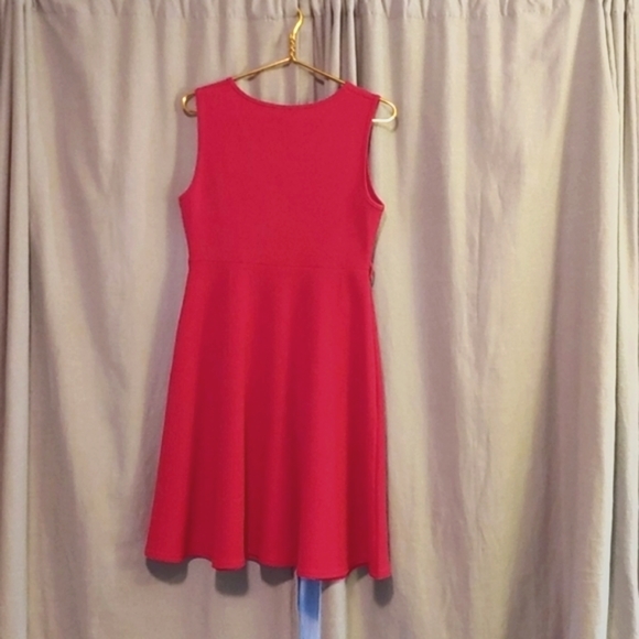 Christian Siriano Simple Textured A-line Dress - Picture 2 of 4